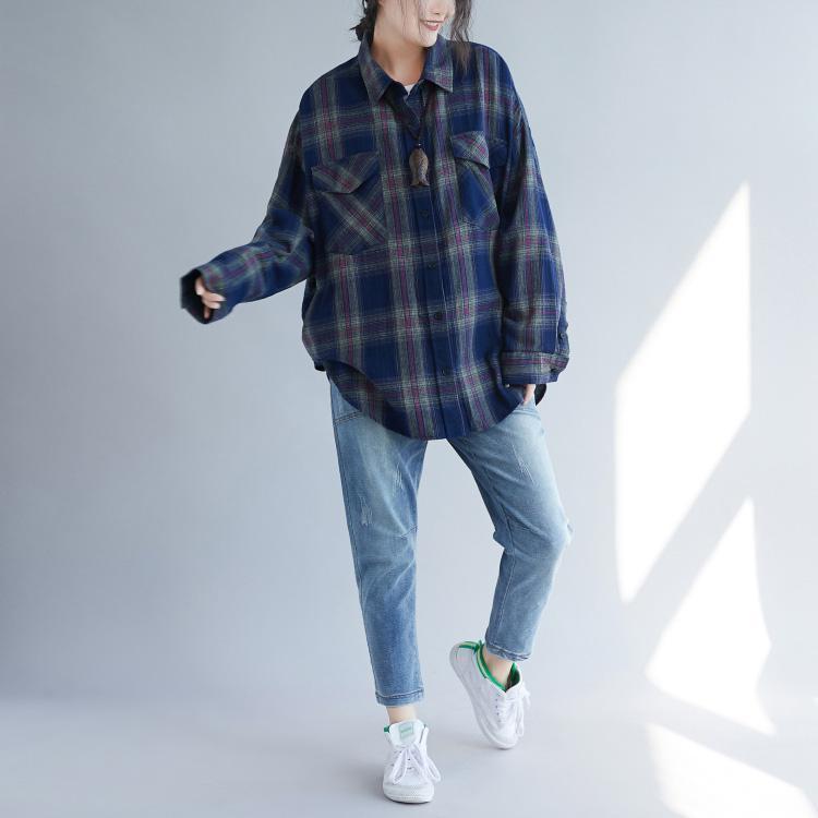 Edle blau karierte Baumwoll-Leinen-Oberteile Damen Modedesign seitlich offen Alltags-Frühlingsoberteil