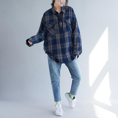 Edle blau karierte Baumwoll-Leinen-Oberteile Damen Modedesign seitlich offen Alltags-Frühlingsoberteil