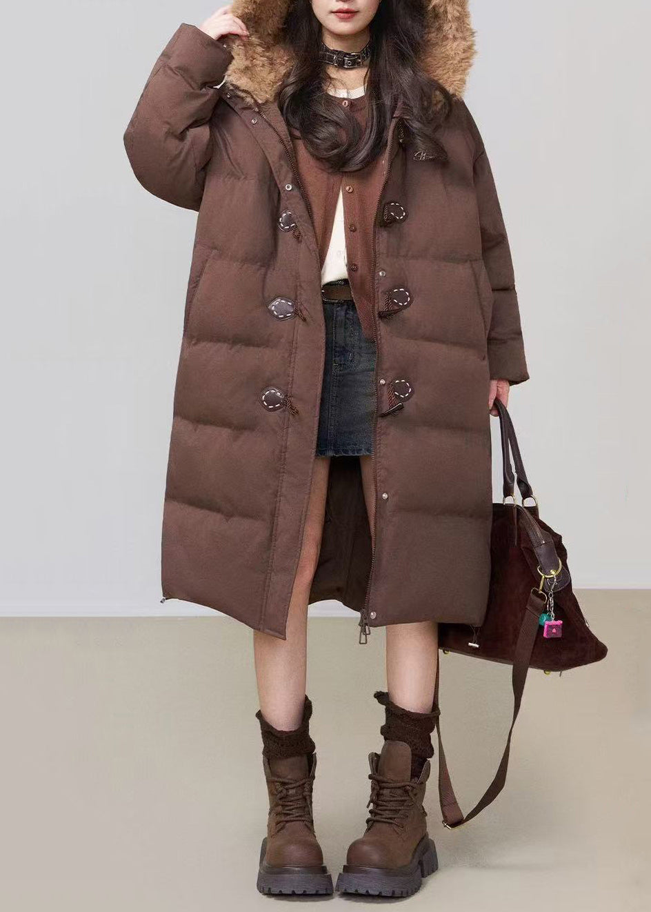Parka larga de invierno con capucha y relleno de algodón de patchwork esponjoso con botones de café