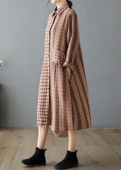 Schokoladenkarierte Patchworktaschen Urlaubskleider Frühling