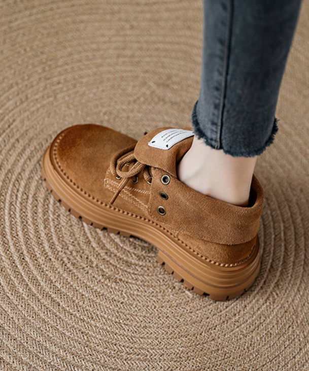 Botas con plataforma de ante color café y empalme único con cordones