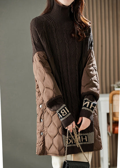 Suéter de punto grueso con cuello alto y patchwork de chocolate y abertura lateral para invierno
