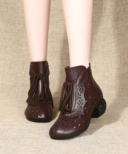 Bequeme, klobige Stiefel aus rotem Rindsleder mit Schnürung und Lochmuster