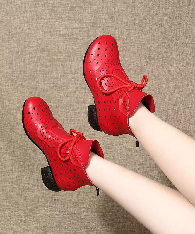 Bequeme, klobige Stiefel aus rotem Rindsleder mit Schnürung und Lochmuster