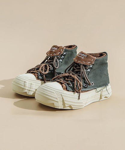 Bequeme Plateau-Flachschuhe aus schwarzem und rotem Canvas mit Schnürung