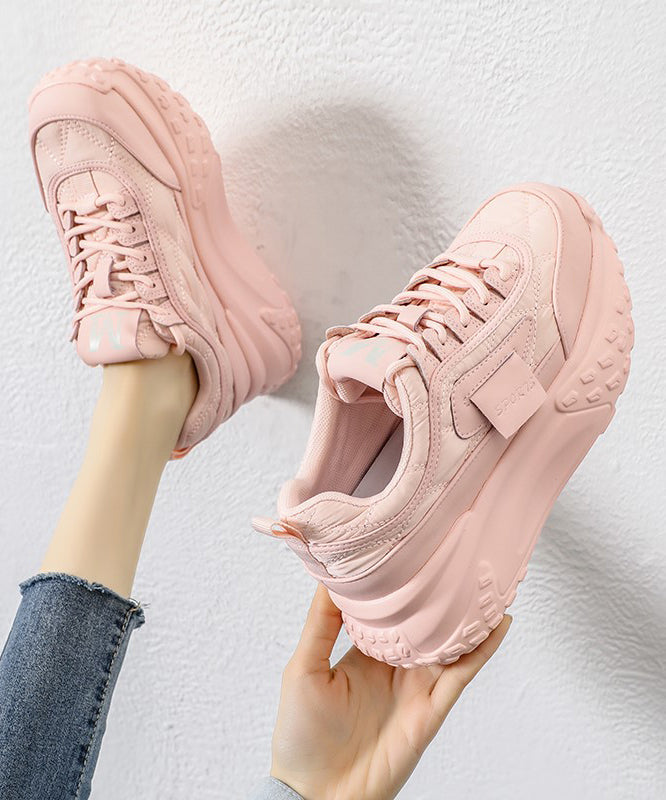 Bequeme Sportschuhe aus grünem Kunstleder mit Plateauabsatz