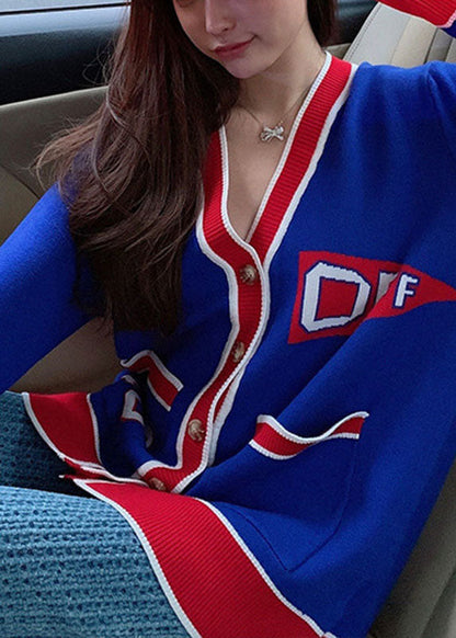 Bequemer blauer, lockerer Patchwork-Strickpullover mit Knopftaschen für den Herbst