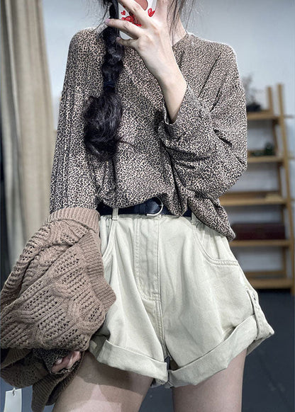 Bequeme, lockere Strickweste mit Knöpfen in Schokoladenbraun für den Herbst