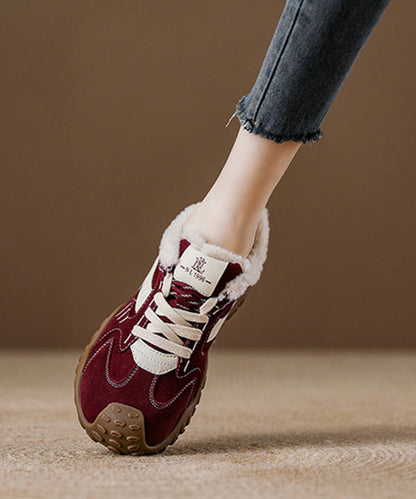 Zapatos planos de plataforma con cordones y empeine de ante rojo, cómodos y cálidos.