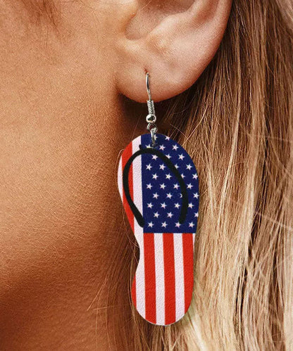 Niedliche Lederohrringe mit Unabhängigkeitstag-Motiv und Pantoffelform