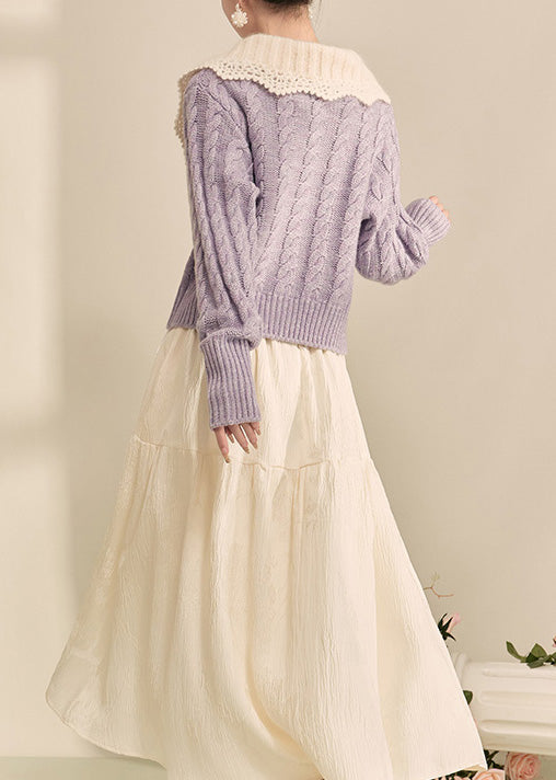 Niedliche lila Strickjacke mit Peter-Pan-Kragen und Knöpfen für den Herbst