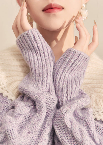 Niedliche lila Strickjacke mit Peter-Pan-Kragen und Knöpfen für den Herbst