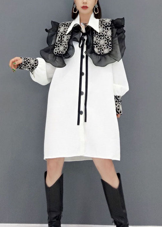 Süße weiße Knopf Peter Pan Kragen Spitze Patchwork Hemd Kleider Frühling