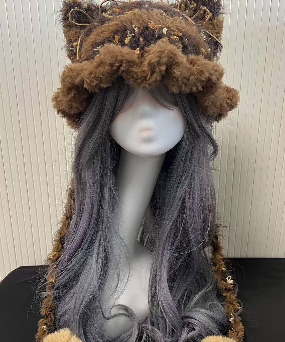 Lindo gorro de invierno tejido con retazos de piel peluda y gruesa