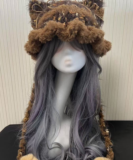 Lindo gorro de invierno tejido con retazos de piel peluda y gruesa