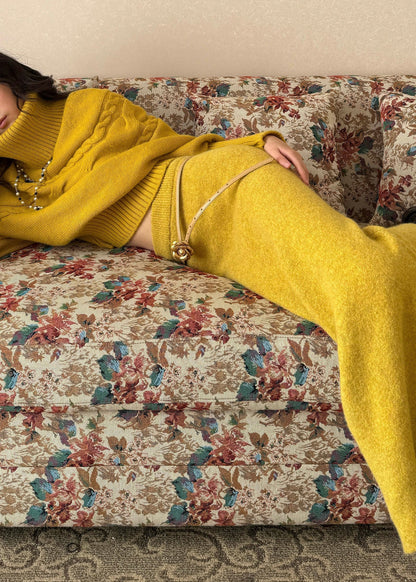 Niedliches gelbes Patchwork-Strickset aus Baumwollpullover und Maxirock mit Rollkragen, zweiteilig, Frühling