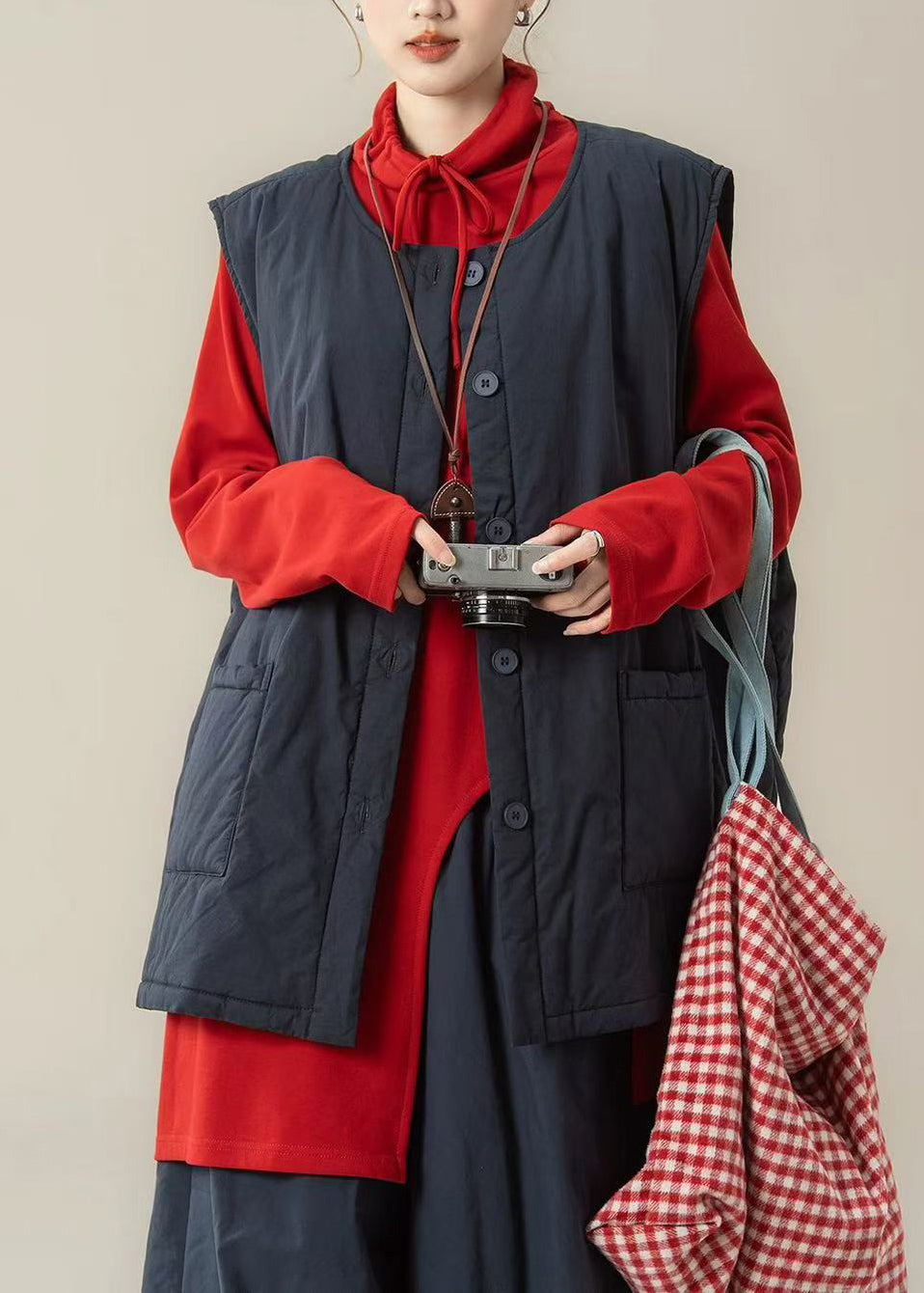 Parkas negras de gran tamaño con bolsillos extragrandes y relleno de algodón fino para invierno.