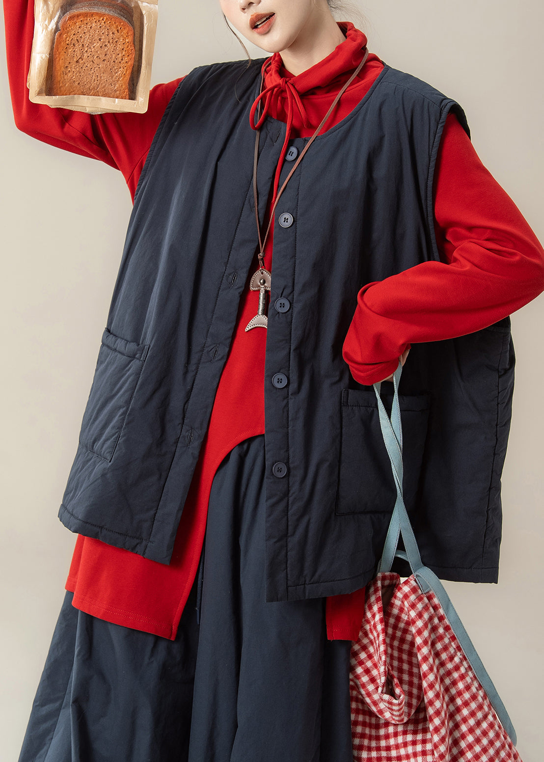 Parkas negras de gran tamaño con bolsillos extragrandes y relleno de algodón fino para invierno.