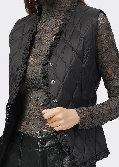 DIY Schwarze Winter-Daunenweste mit Rüschen und Knöpfen aus Entendaunen