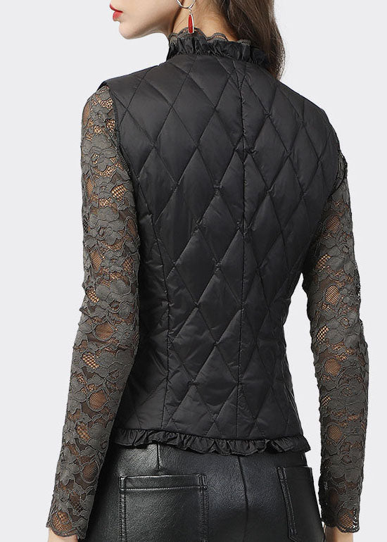 DIY Schwarze Winter-Daunenweste mit Rüschen und Knöpfen aus Entendaunen