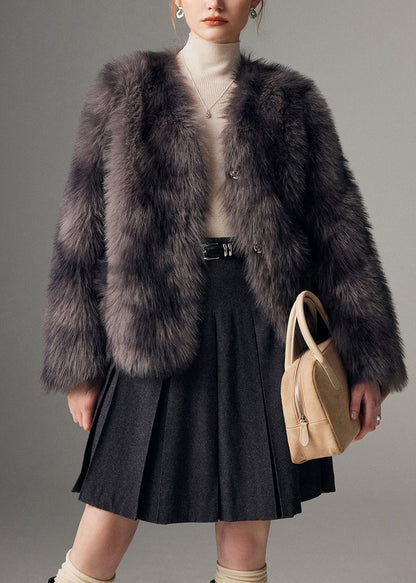 DIY Graue Oversize-Mäntel aus Kunstfuchspelz mit Batikmuster für den Winter