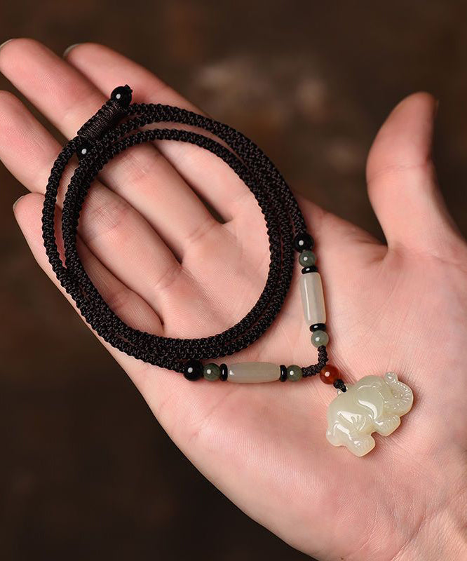 DIY Handgestrickte Jade-Halskette mit kleinem Elefantenanhänger