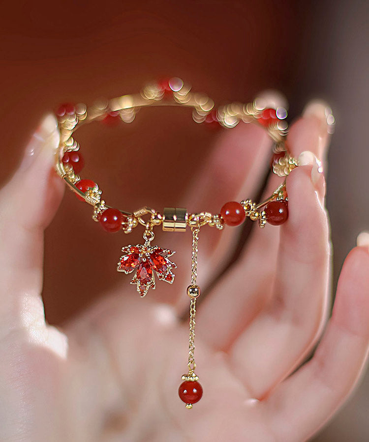 Pulsera DIY con dijes de hojas de arce y ágata roja en oro de 14 quilates