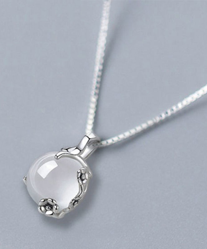 DIY Halskette mit Pflaumenblüten-Anhänger aus weißem Silber und Chalcedon