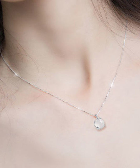 DIY Halskette mit Pflaumenblüten-Anhänger aus weißem Silber und Chalcedon