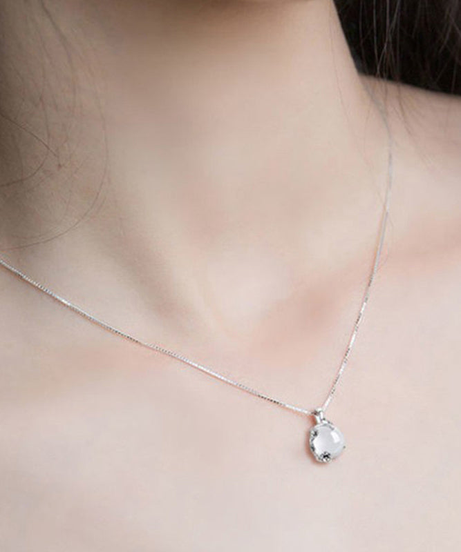 DIY Halskette mit Pflaumenblüten-Anhänger aus weißem Silber und Chalcedon