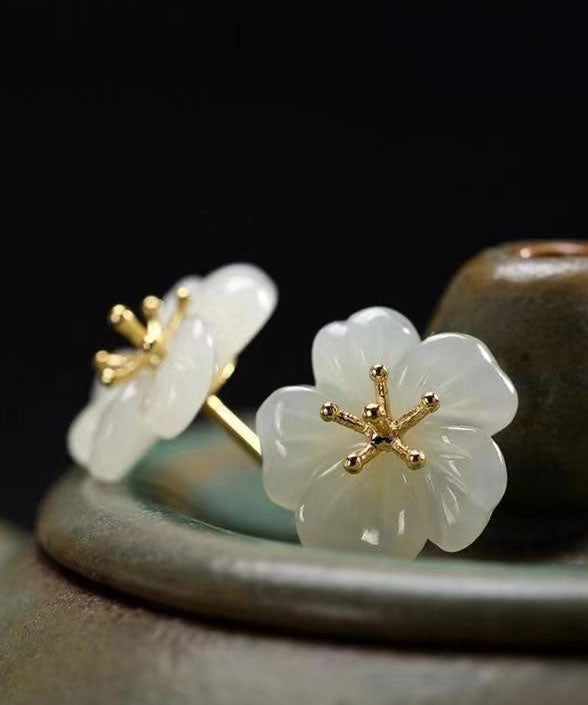 Pendientes DIY de flor de ciruelo con incrustaciones de jade y plata de ley blanca dorada