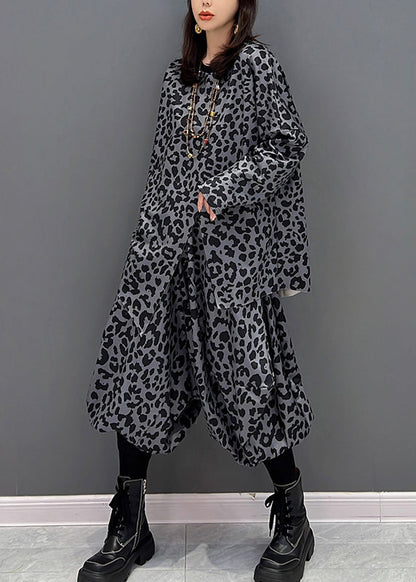 Dunkelgraues O-Ausschnitt-Oberteil mit asymmetrischem Print und Haremshose, zweiteiliges Set für den Herbst