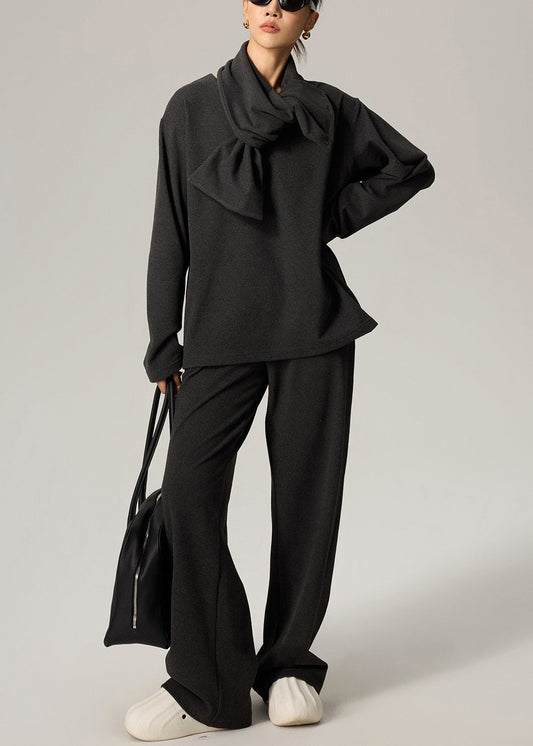 Conjunto de tres piezas de algodón gris oscuro con cuello en V, blusa y pantalón de primavera