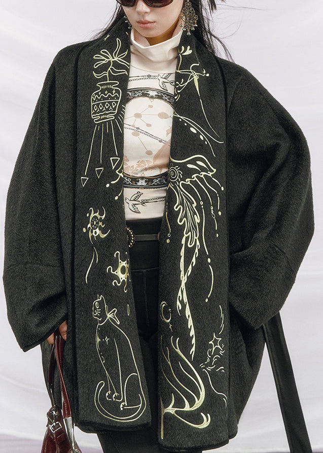 Abrigos de lana gris oscuro con bolsillos y lazo en la cintura bordados