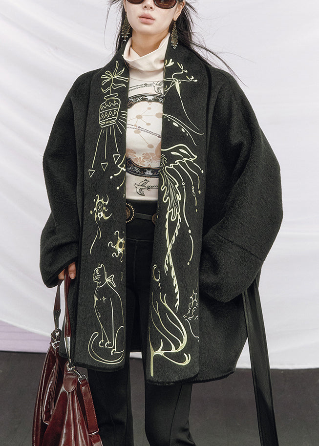 Abrigos de lana gris oscuro con bolsillos y lazo en la cintura bordados