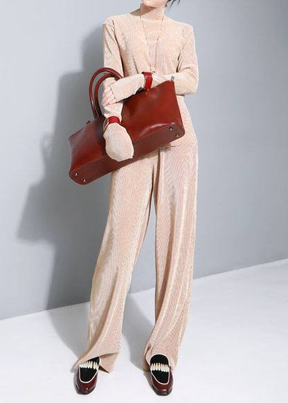 Elegantes aprikosenfarbenes Samt-Zweiteiler-Set mit Stehkragen für den Frühling