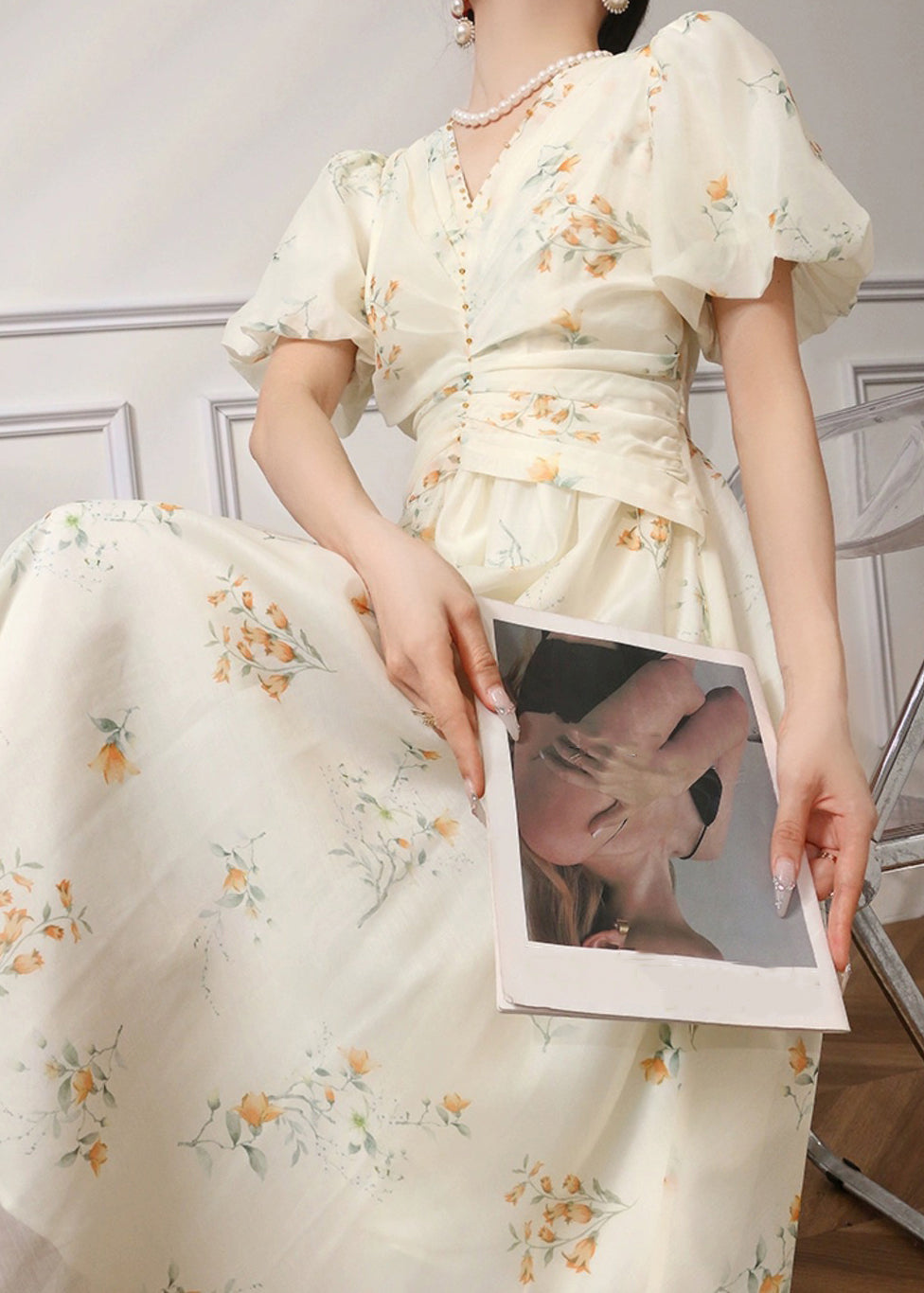 Elegantes Chiffonkleid mit Aprikosen-Print und hoher Taille für den Sommer
