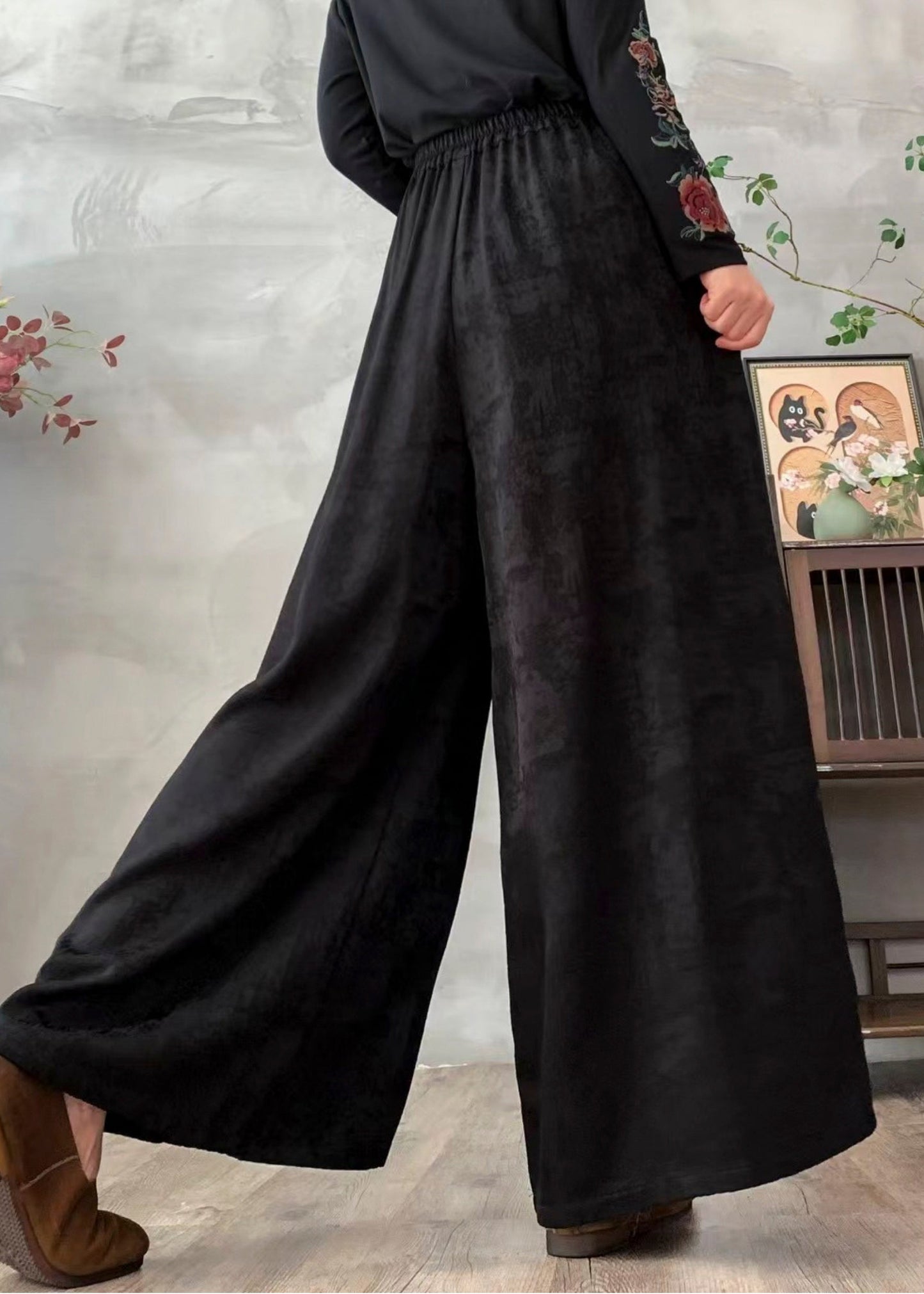 Elegante schwarze, bestickte Jacquard-Seidenhose mit weitem Bein für den Frühling