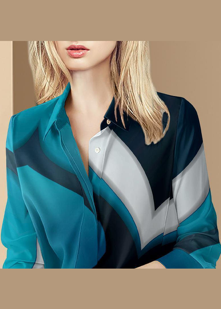 Elegantes blaues Hemd mit Peter-Pan-Kragen und langen Ärmeln