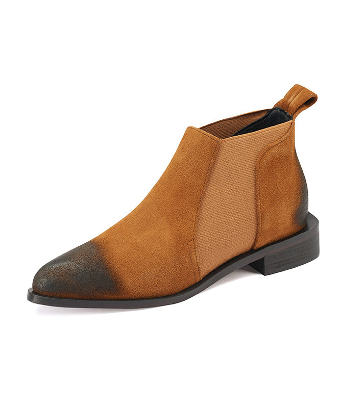Elegante braune Wildlederstiefel mit Ziernaht und spitzer Zehenpartie