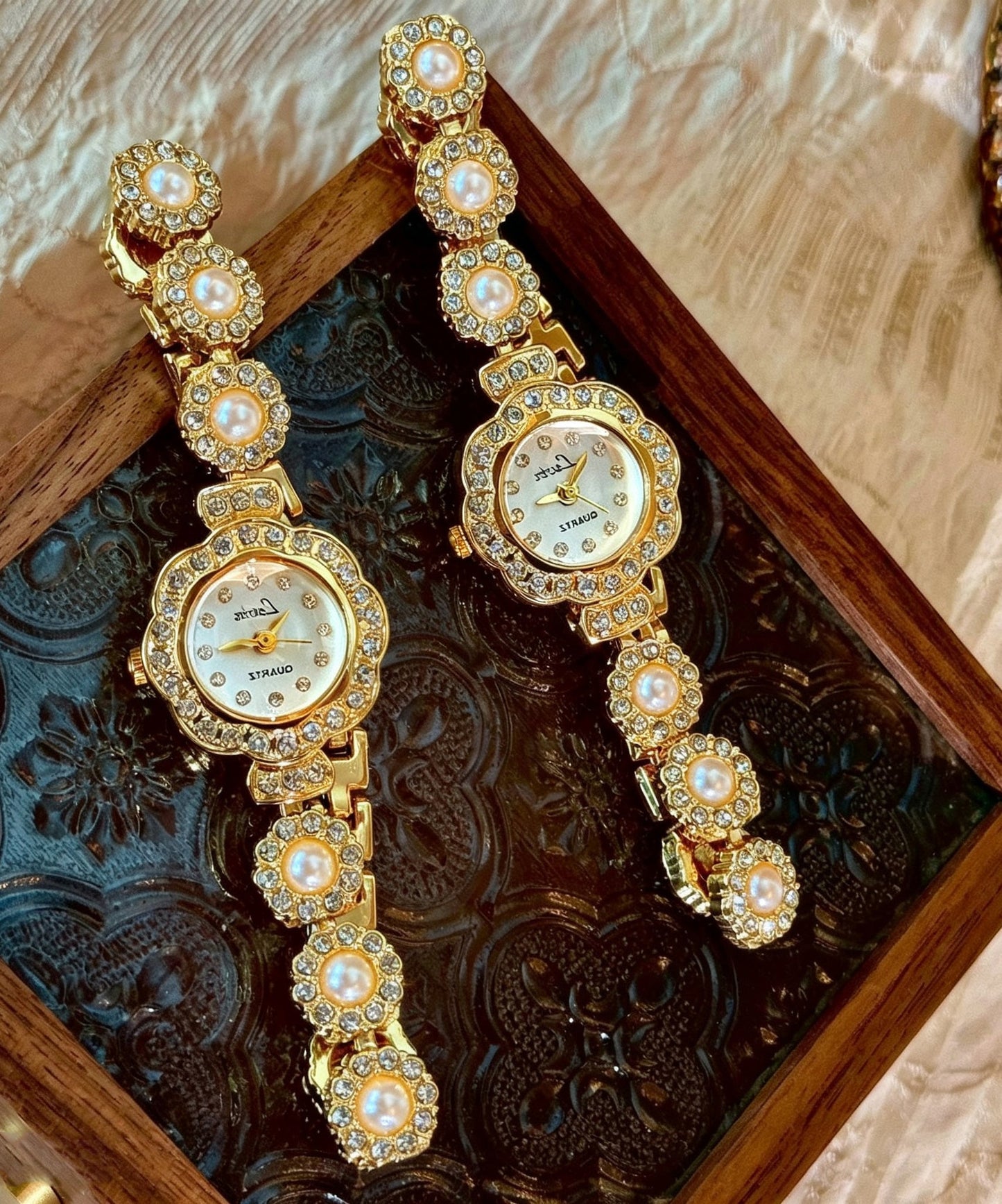 Elegant Gold Stainless Steel Zircon Floral Pearl Watches