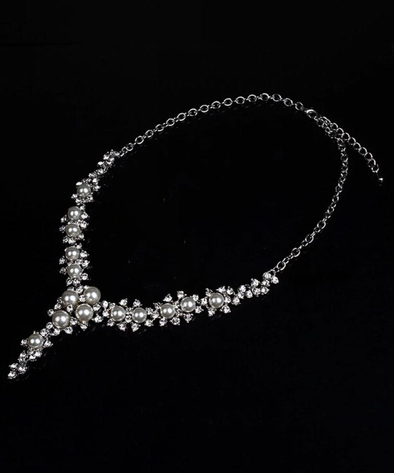 Elegante collar de princesa con perla y circonitas doradas en plata de ley