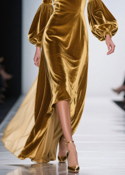 Elegante vestido de fiesta de terciopelo de seda con volantes dorados y mangas farol