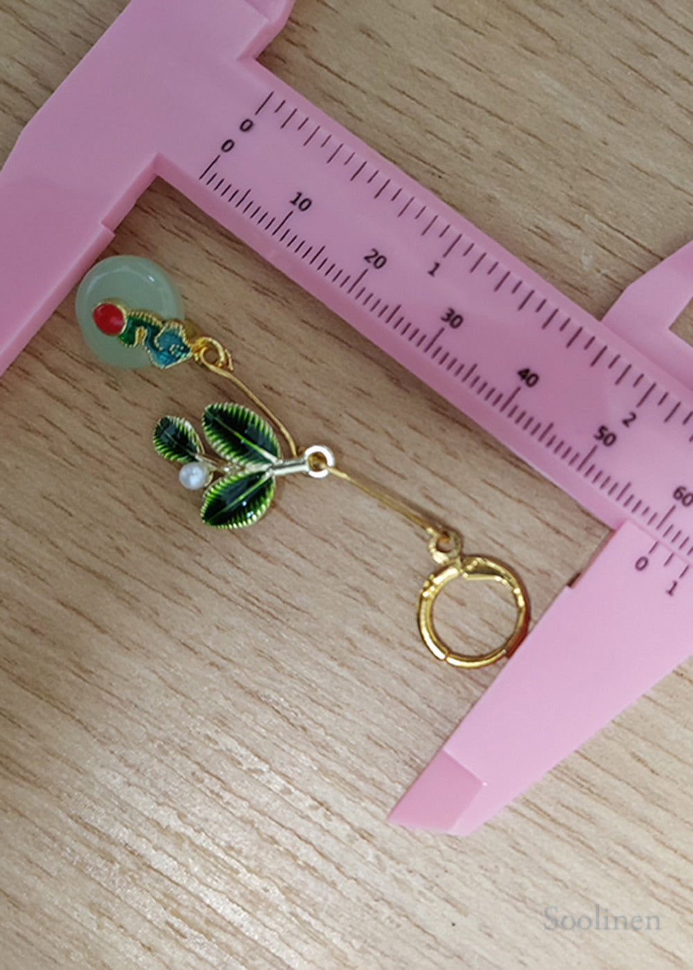 Elegant Green Leaf Metal Fine Circular Jade Drop Earrings