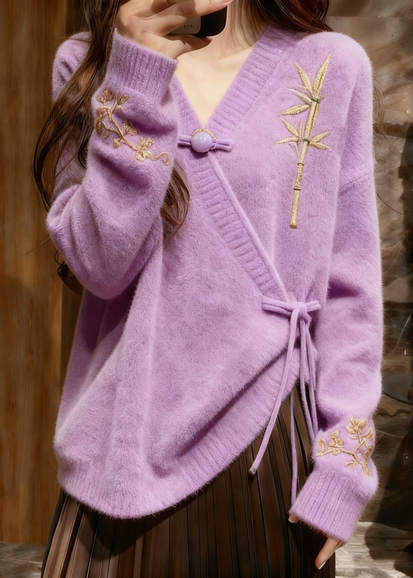 Elegante hellviolette Baumwollstrickpullover mit V-Ausschnitt und Bindegürtel für den Herbst