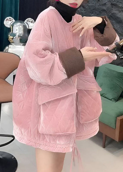 Parka elegante de algodón con cuello redondo, bolsillos y cordones en color rosa para invierno