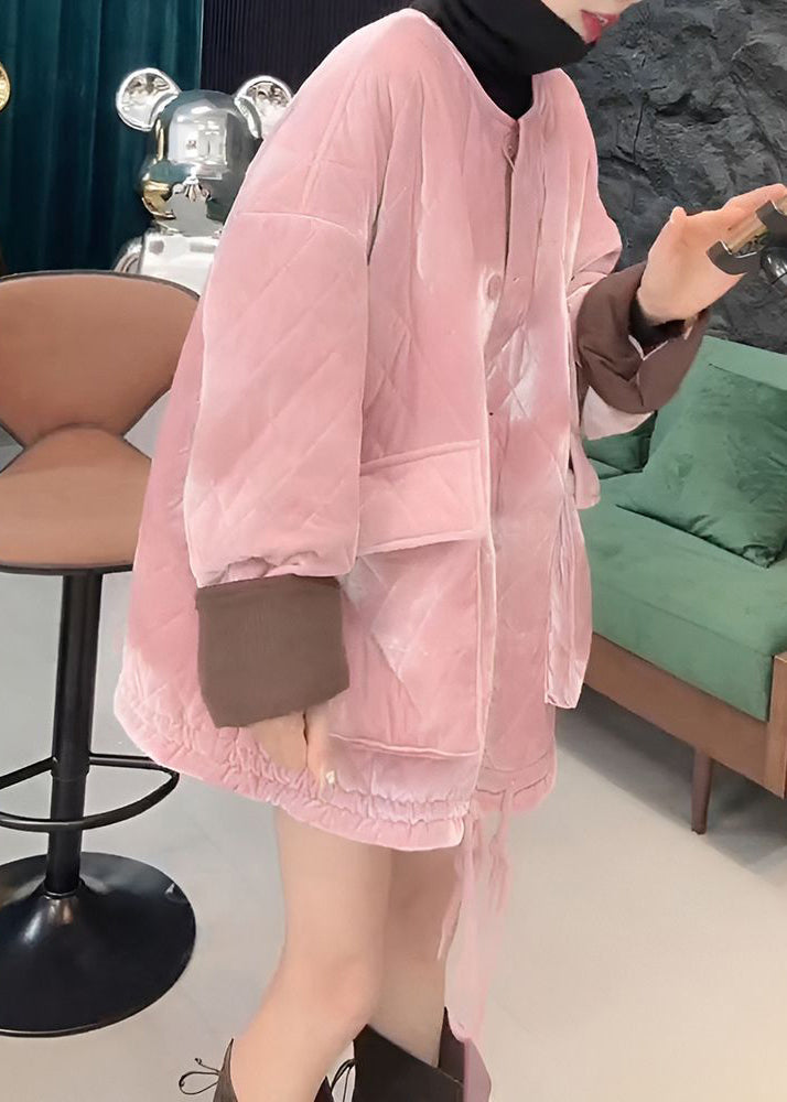 Parka elegante de algodón con cuello redondo, bolsillos y cordones en color rosa para invierno