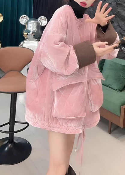 Parka elegante de algodón con cuello redondo, bolsillos y cordones en color rosa para invierno