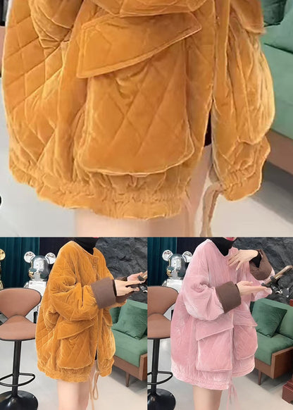 Parka elegante de algodón con cuello redondo, bolsillos y cordones en color rosa para invierno