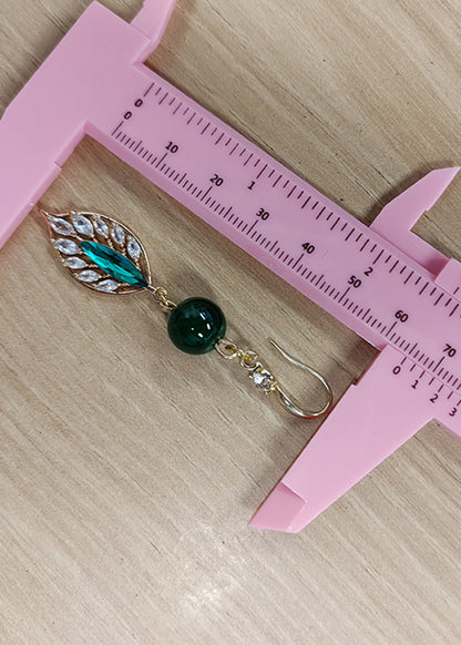 Elegantes pendientes colgantes de circonita y hojas turquesas